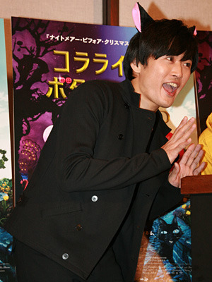 耳もつけて黒猫スタイル