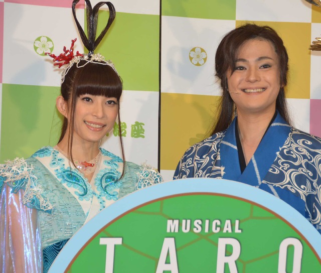 上原多香子＆木村了／舞台「TARO URASHIMA」会見