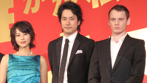 『誰かが私にキスをした』会見にて（左から）堀北真希、松山ケンイチ、アントン・イェルチン　photo：Yoko Saito