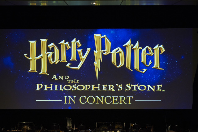 「ハリー・ポッター in コンサート シリーズ第1弾！『ハリー・ポッターと賢者の石』」HARRY POTTER characters, names and related indicia are (C) & TM Warner Bros. Entertainment Inc. Harry Potter Publishing Rights (C) JKR. (s16)