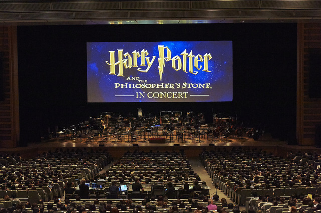「ハリー・ポッター in コンサート シリーズ第1弾！『ハリー・ポッターと賢者の石』」HARRY POTTER characters, names and related indicia are (C) & TM Warner Bros. Entertainment Inc. Harry Potter Publishing Rights (C) JKR. (s16)