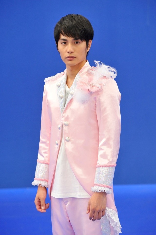 中村蒼「潜入捜査アイドル・刑事（デカ）ダンス」