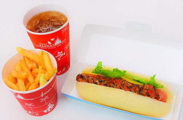 リフレッシュメントコーナーでは、“涼”をイメージした「スペシャルセット」（900円）