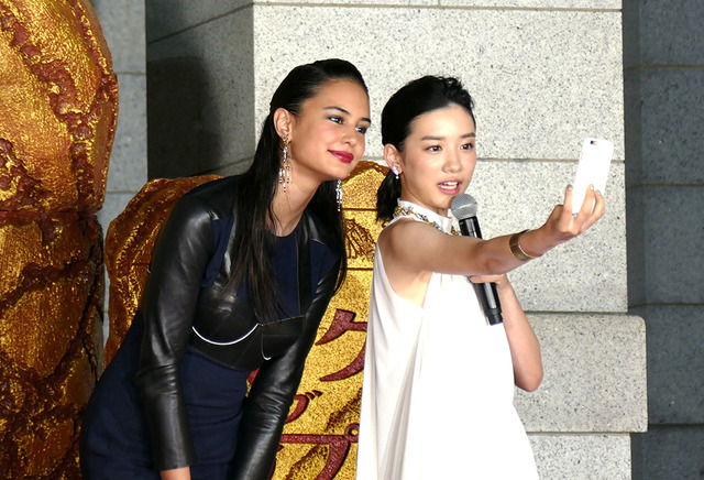 永野芽郁＆コートニー・イートン／『キング・オブ・エジプト』ジャパンプレミア