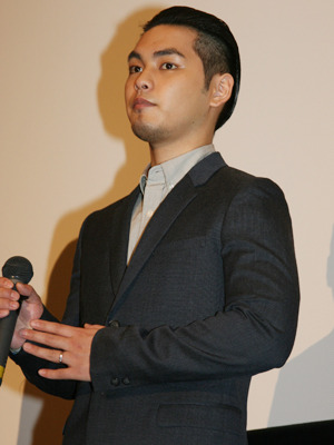 『すべては海になる』初日舞台挨拶