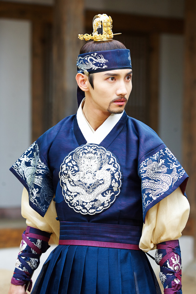 チャンミン／「夜を歩く士〈ソンビ〉」 （C）2015 MBC