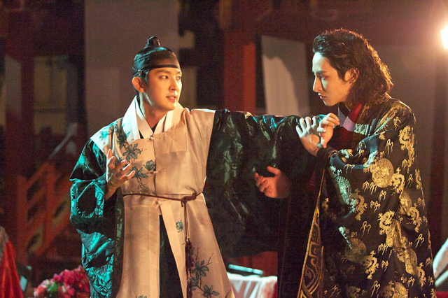 「夜を歩く士〈ソンビ〉」 （C）2015 MBC