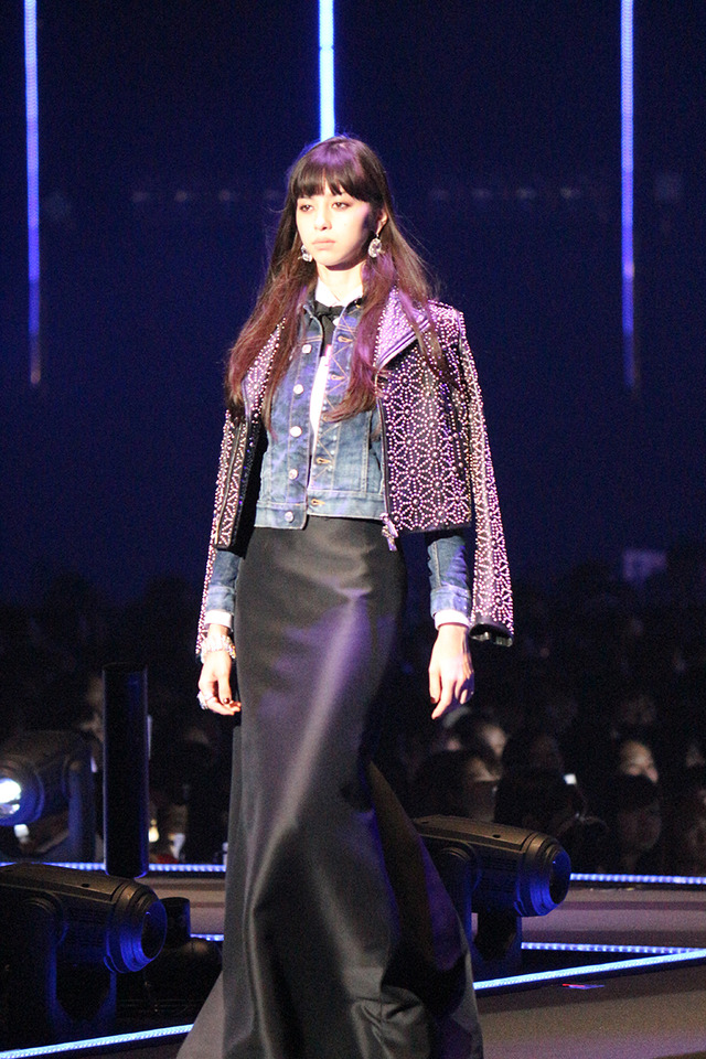 中条あやみ-(C)TOKYO GIRLS COLLECTION 2016 A/W