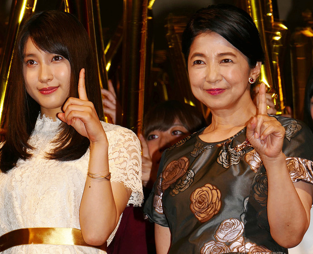 土屋太鳳、宮崎美子『金メダル男』完成披露試写会