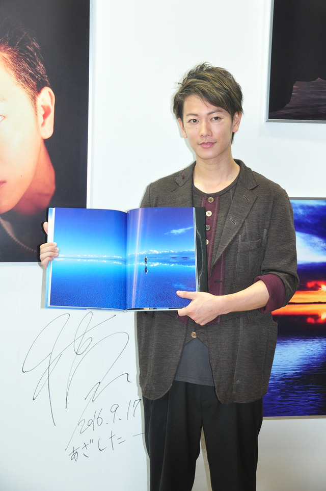 佐藤健デビュー10周年記念写真展