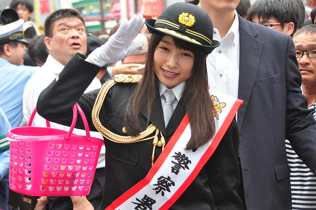 桜井日奈子／渋谷警察署の一日署長に就任