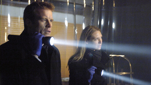 「FRINGE／フリンジ」 -(C) 2009 Warner Bros. Entertainment Inc. All Rights Reserved.