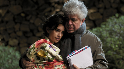 『抱擁のかけら』　-(C) Juan Gatti　El Deseo