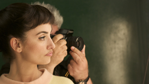 『抱擁のかけら』　-(C) Juan Gatti　El Deseo