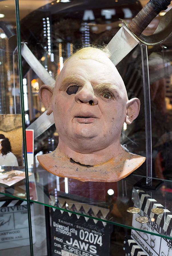 『グーニーズ』で使用されたお面-(C)Getty Images