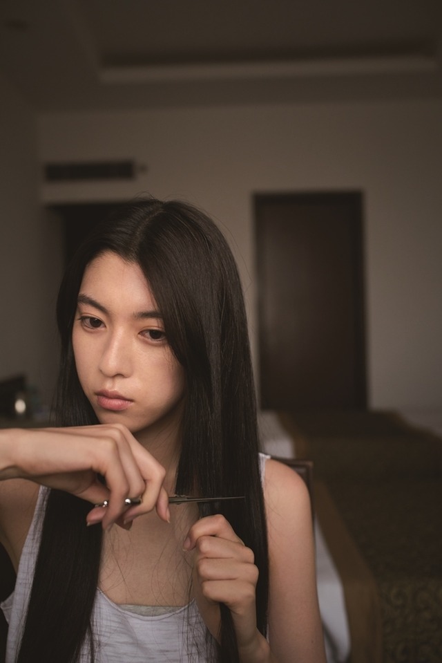 三吉彩花ファースト写真集「わたし」