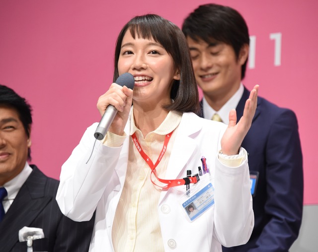 吉岡里帆／ドラマ「メディカルチーム　レディ・ダ・ヴィンチの診断」の試写・制作発表会見