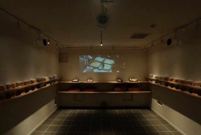 銀座 松崎煎餅 銀座すずらん通り店 B1Fの瓦煎餅専用フロア