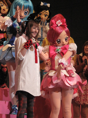 熱いダンスを披露　photo：Yoko Saito