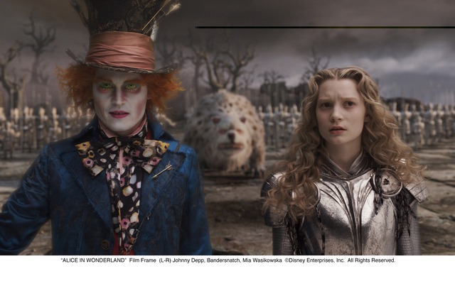 『アリス・イン・ワンダーランド』（C）2016 Disney