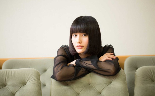 橋本愛『バースデーカード』／photo:Nahoko Suzuki