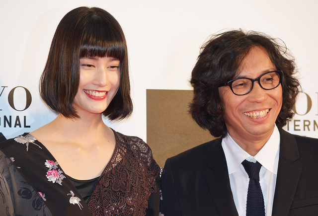 橋本愛＆行定勲／第29回東京国際映画祭レッドカーペット