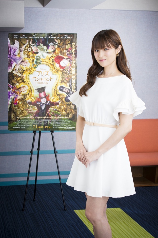 深田恭子／『アリス・イン・ワンダーランド／時間の旅』（C）2016 Disney