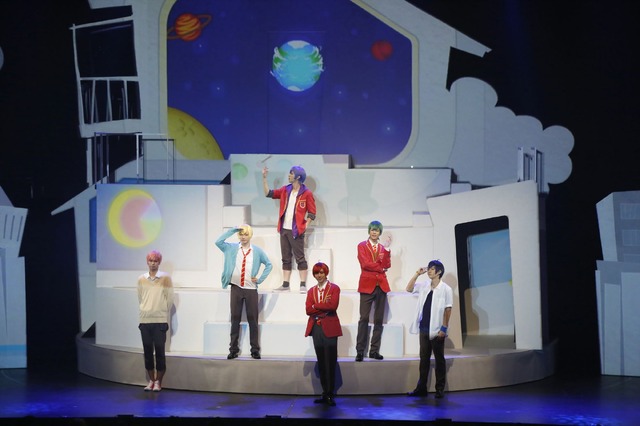 「おそ松さん on STAGE～SIX MEN’S SHOW TIME～」（C）赤塚不二夫／「おそ松さん」on STAGE製作委員会2016