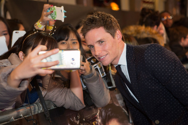 『ファンタスティック・ビーストと魔法使いの旅』(C) 2016 Warner Bros. Ent.  All Rights Reserved. Harry Potter and Fantastic Beasts Publishing Rights (C) JKR.