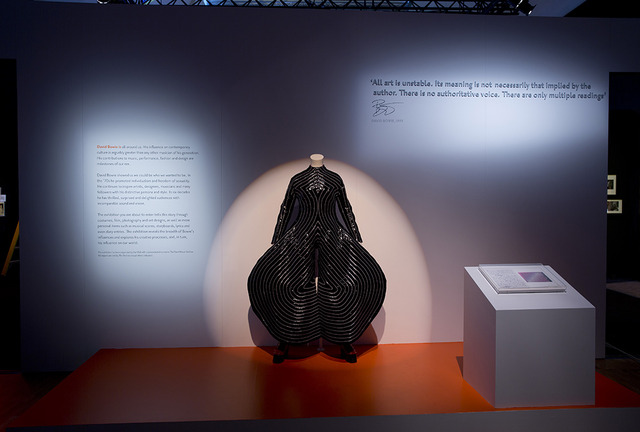 『デヴィッド・ボウイ・イズ』 (c)Victoria and Albert Museum, London