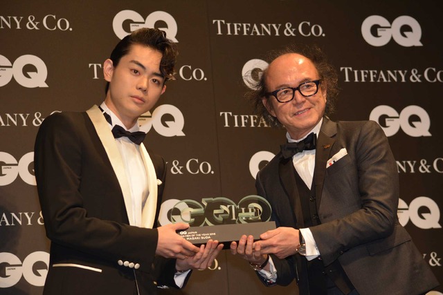 菅田将暉＆鈴木正文編集長「GQ MEN OF THE YEAR 2016」授賞式