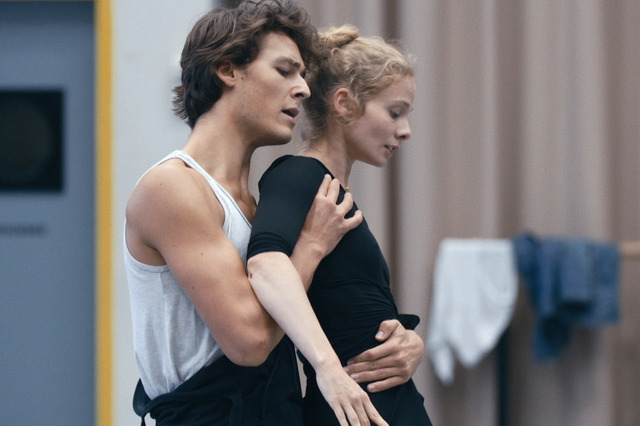 『ミルピエ ～パリ・オペラ座に挑んだ男～』-(C)FALABRACKS,OPERA NATIONAL DE PARIS,UPSIDE DISTRIBUTION,BLUEMIND,2016