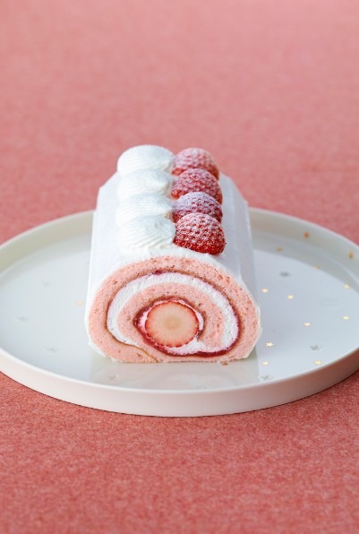 パティスリー キハチ　「季節のロールケーキ」