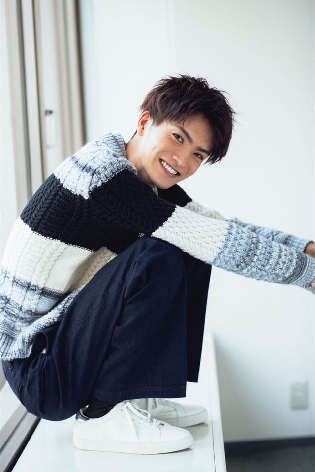 「山本涼介カレンダー2017.03-2018.04」（C)東京ニュース通信社