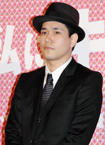 『誰かが私にキスをした』初日舞台挨拶