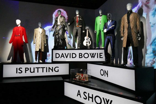 大回顧展「DAVID BOWIE is」