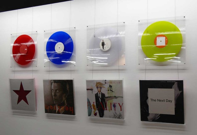 大回顧展「DAVID BOWIE is」