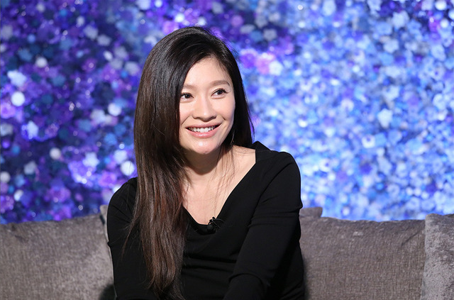 篠原涼子／「アナザースカイ-(C)NV