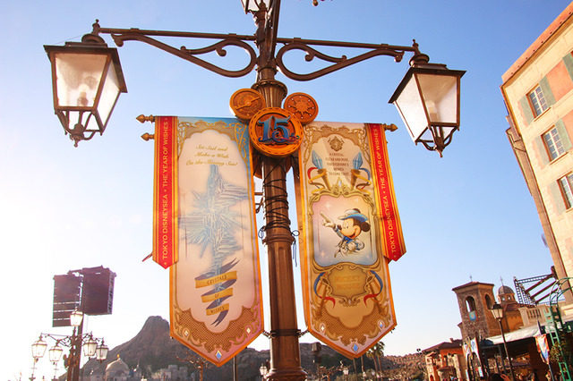 「東京ディズニーシー15周年“ザ・イヤー・オブ・ウィッシュ”」デコレーションがフィナーレ仕様に