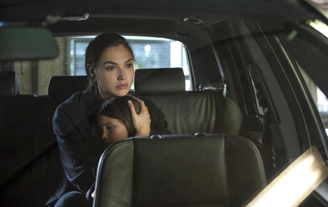 『クリミナル 2人の記憶を持つ男』 （C）2015 CRIMINAL PRODUCTIONS, INC. All Rights Reserved.