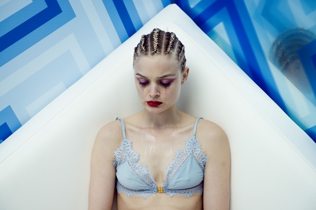 『ネオン・デーモン』　（C）2016, Space Rocket, Gaumont, Wild Bunch