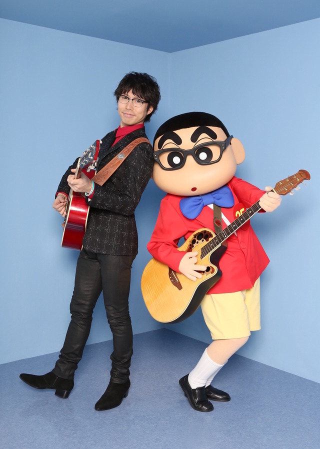 高橋優＆しんのすけ／『映画クレヨンしんちゃん 襲来!! 宇宙人シリリ』（C）臼井儀人／双葉社・シンエイ・テレビ朝日・ADK 2017