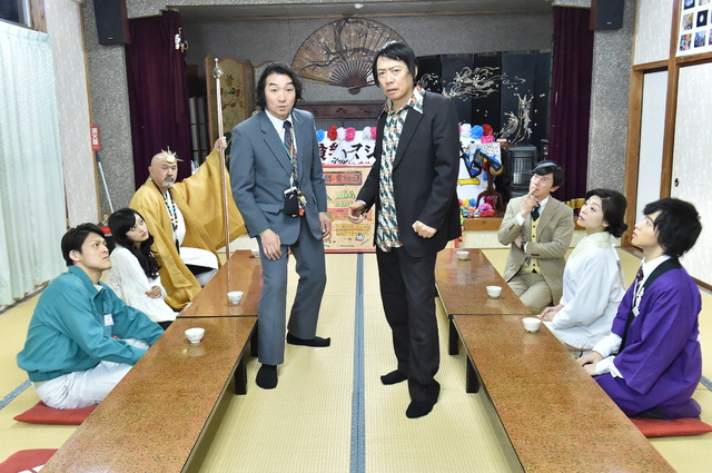 「警部補 矢部謙三～人工頭脳ＶＳ人工頭毛～」 （C）テレビ朝日・東宝