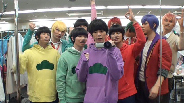 舞台「おそ松さん on STAGE ～SIX MEN’S SHOW TIME～ 」(c)赤塚不二夫／「おそ松さん」on STAGE製作委員会2016