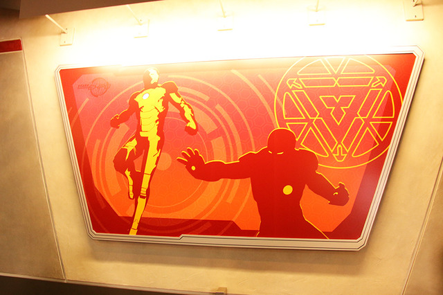 「アイアンマン・テック・ショーケース（スターク・インダストリーズ提供）」