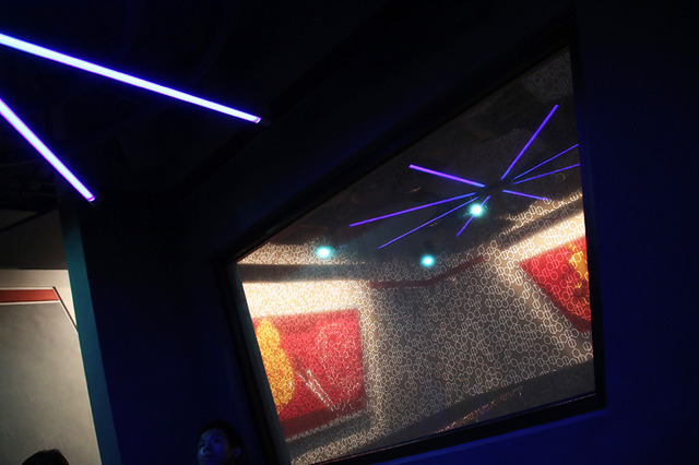 「アイアンマン・テック・ショーケース（スターク・インダストリーズ提供）」