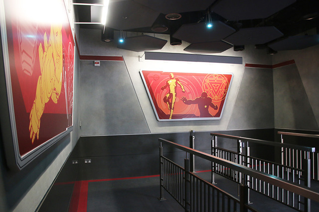 「アイアンマン・テック・ショーケース（スターク・インダストリーズ提供）」