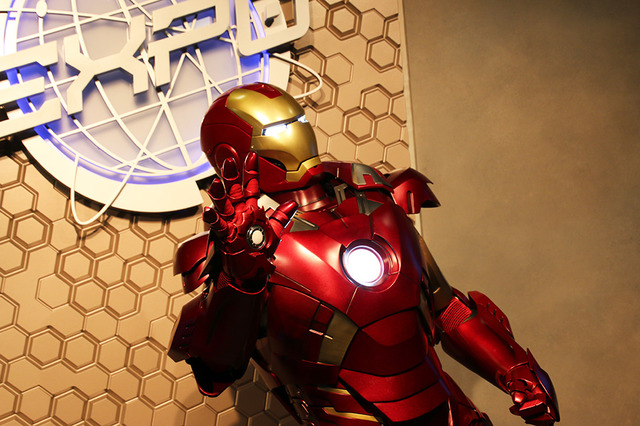 「アイアンマン・テック・ショーケース（スターク・インダストリーズ提供）」