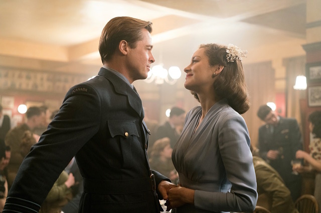 マリオン・コティヤール／『マリアンヌ』 (C)2016 Paramount Pictures. All Rights Reserved.