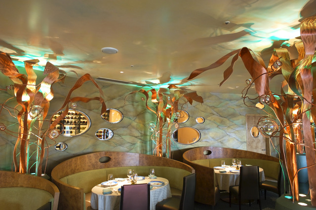 「オチェーアノ」店内